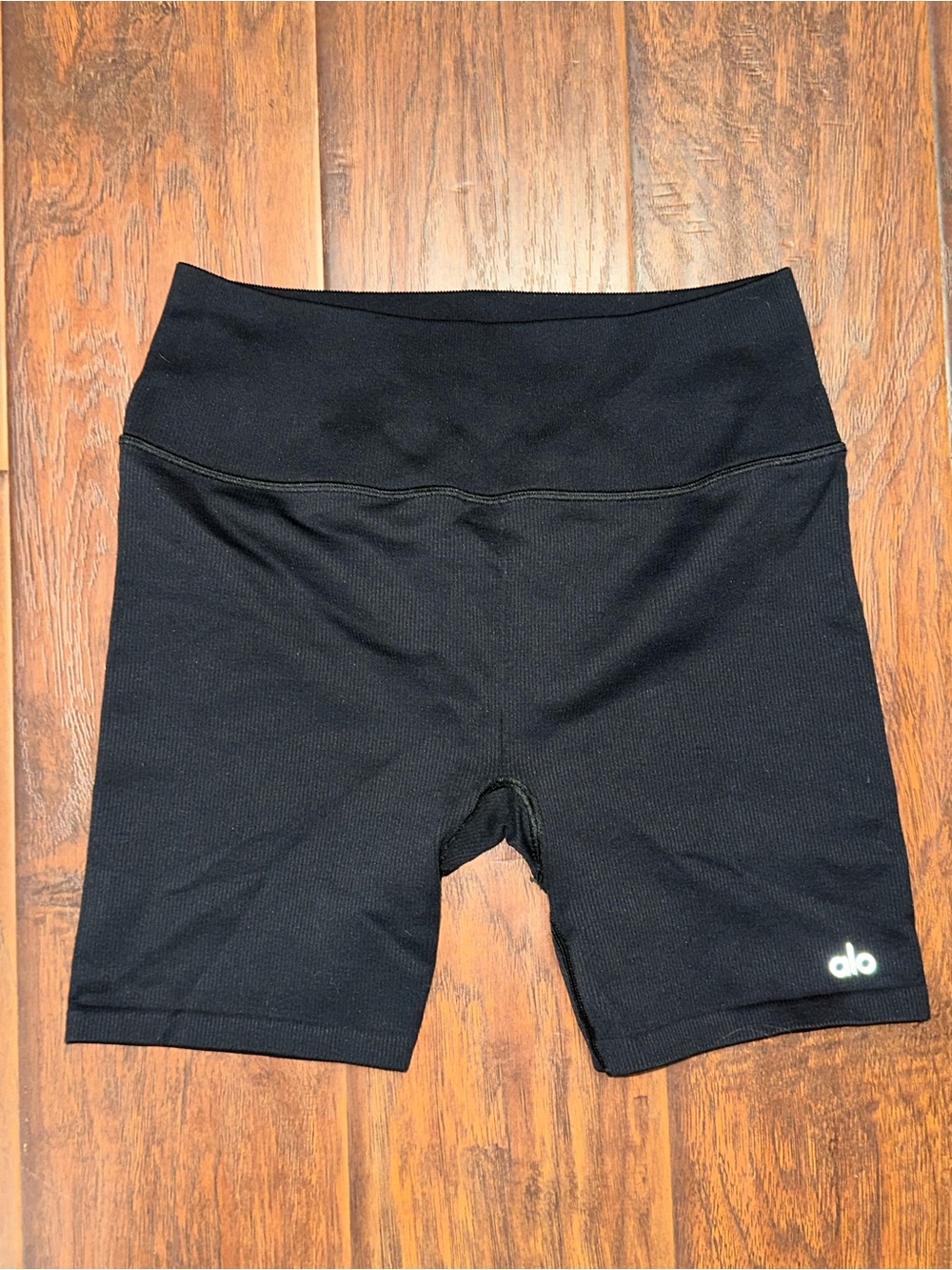 Alo Yoga Seamless Ribbed Favorite Shorts Mindful Movement Sz M Black High   AA25